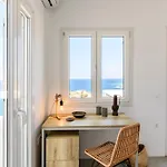 Mykonian & 아파트호텔 Merchia Beach