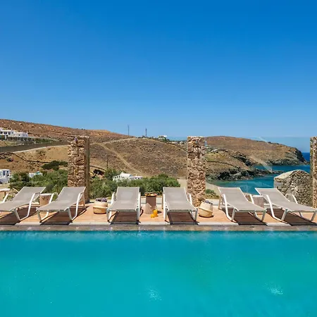 Aparthotel Mykonian & Mykonos Town