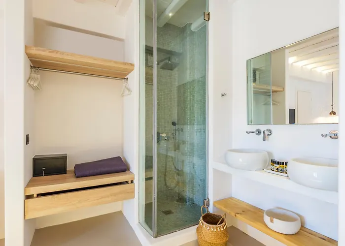 Mykonian & Aparthotel