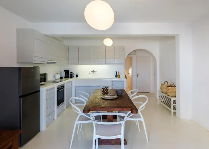 Aparthotel Mykonian & 4*