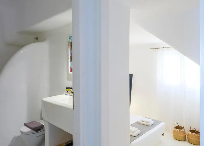 Aparthotel Mykonian & 4*