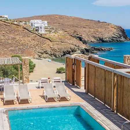 Mykonian & Aparthotel 4*