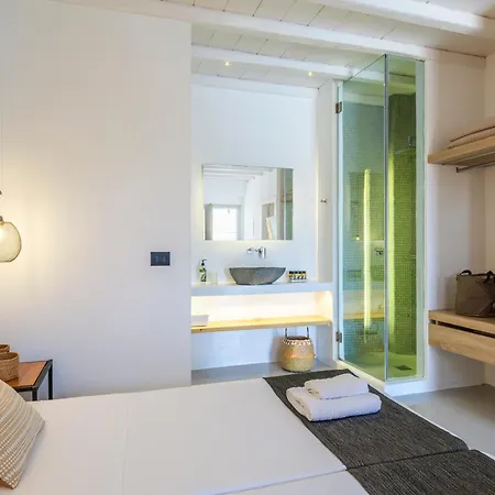 Mykonian & Lägenhetshotell 4*