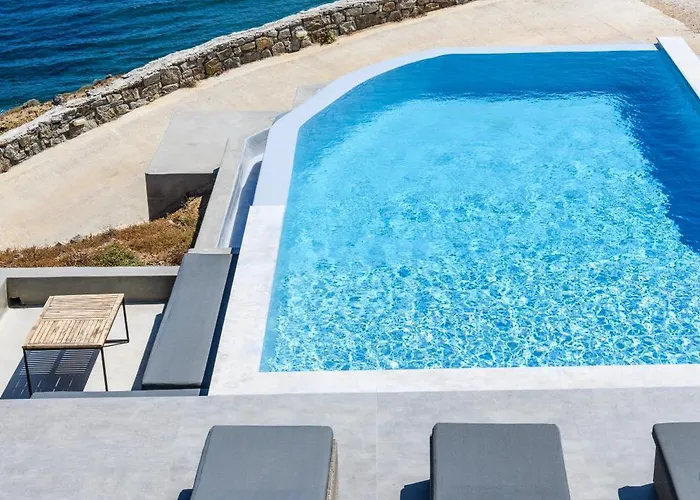 Mykonian & 4*