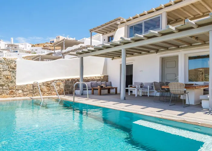 Mykonian & Aparthotel 4*